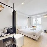 The G By Jl