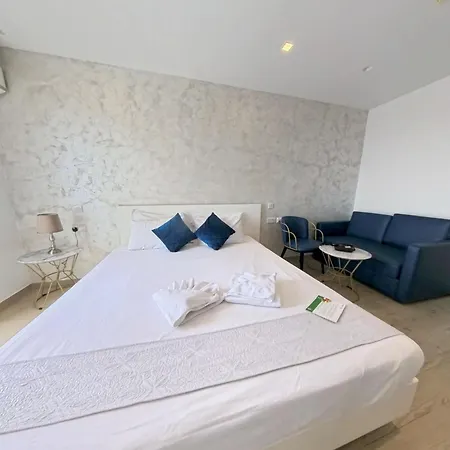 The G By Jl Hotel 3*