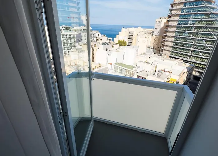 The G By Jl 3* San Ġiljan